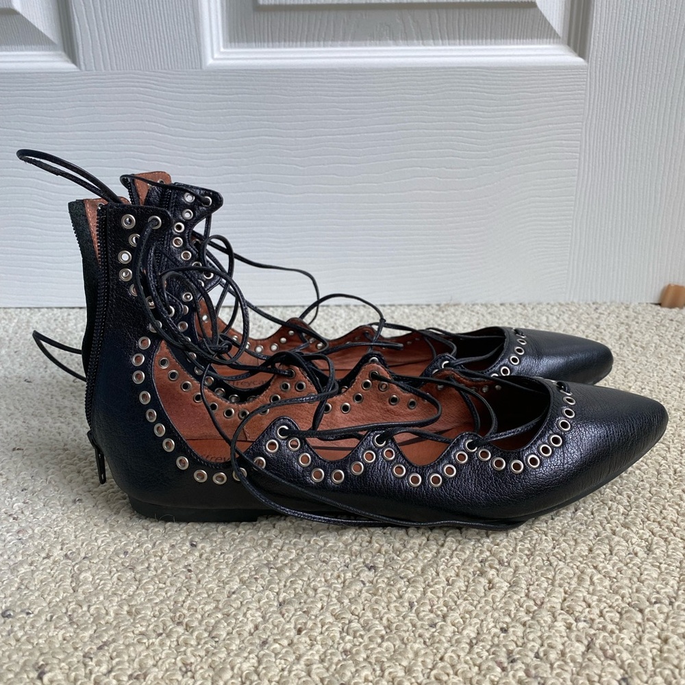 Jeffrey Campbell Prudence lace-up, black ballet flats w riveted scallop details